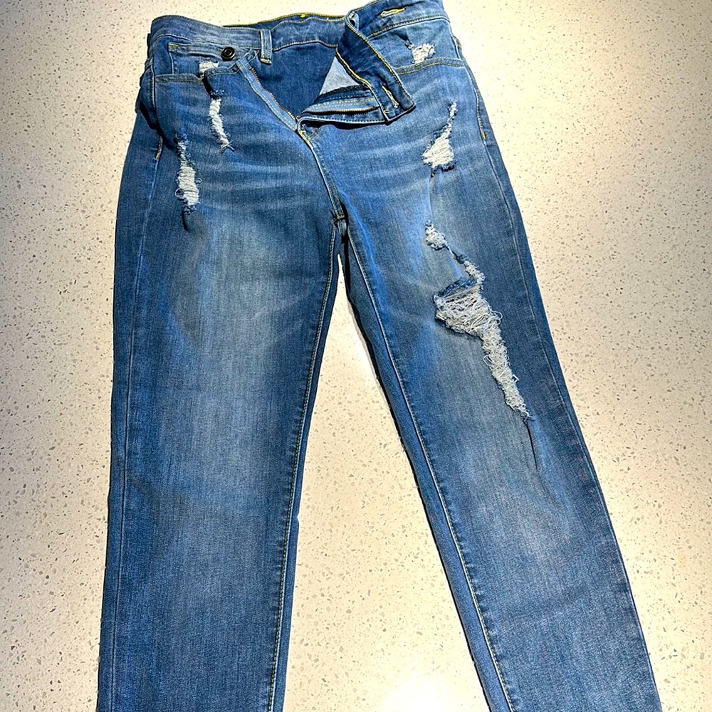 Fashion Nova size 9 jeans, unique side zipper